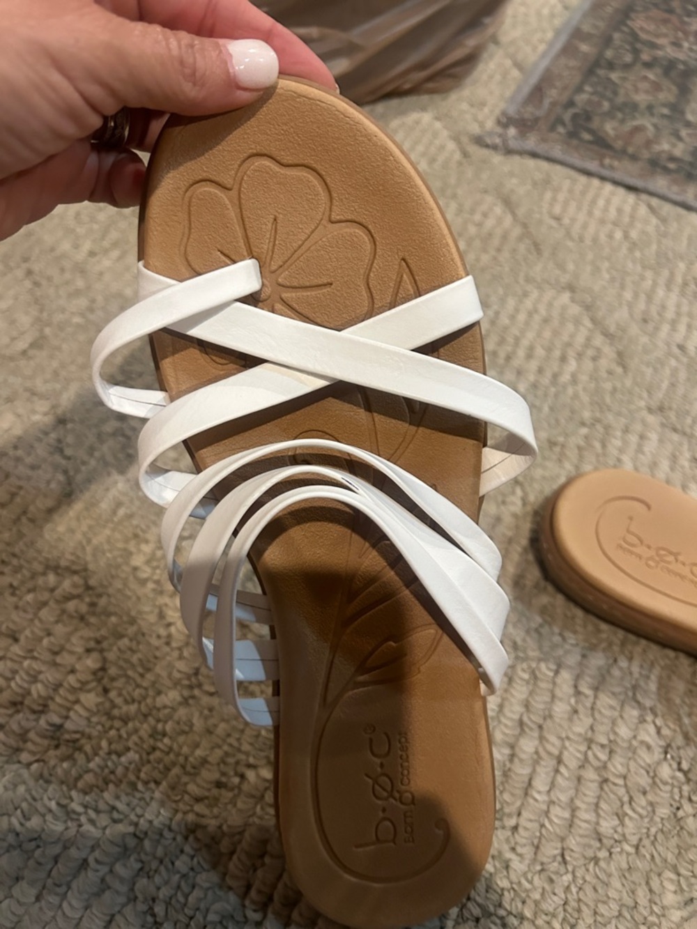 b.o.c. White Elastic Toe-Post Slide Sandals - Picture 8 of 9